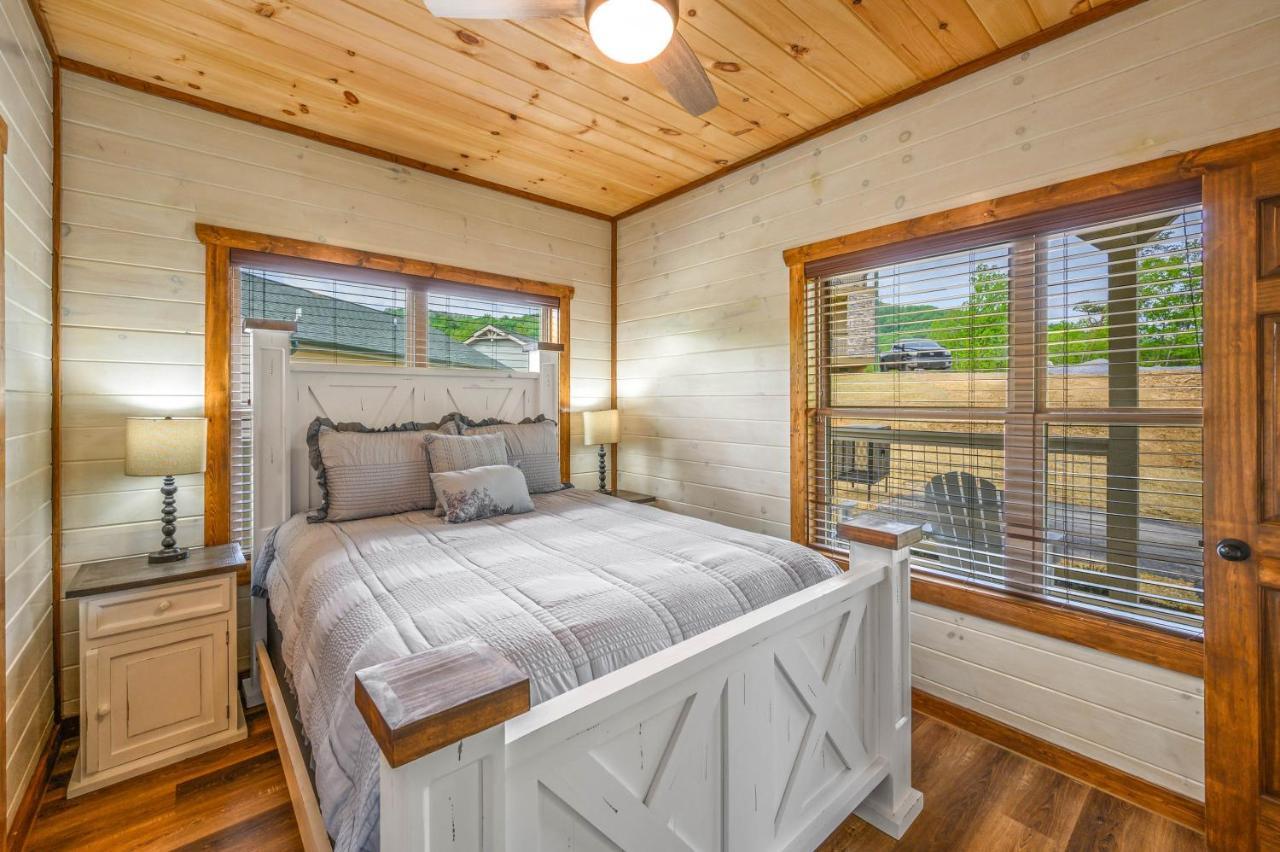 Osprey Nest Cottage Modern New Cabin Pigeon Forge Extérieur photo