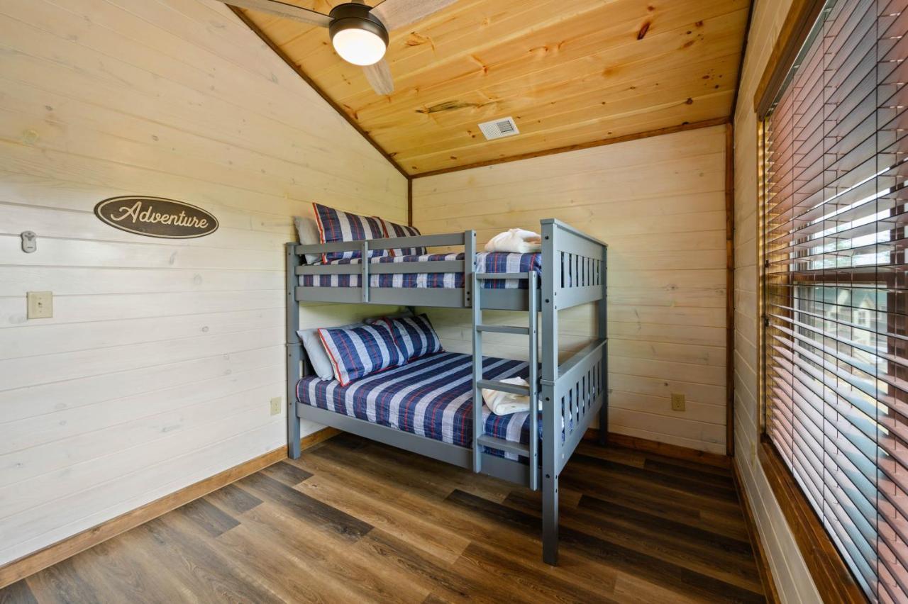 Osprey Nest Cottage Modern New Cabin Pigeon Forge Extérieur photo