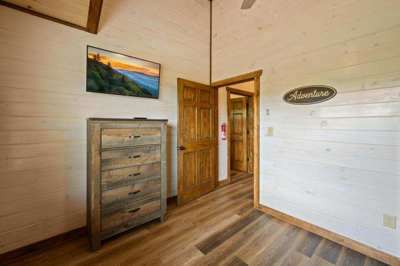 Osprey Nest Cottage Modern New Cabin Pigeon Forge Extérieur photo